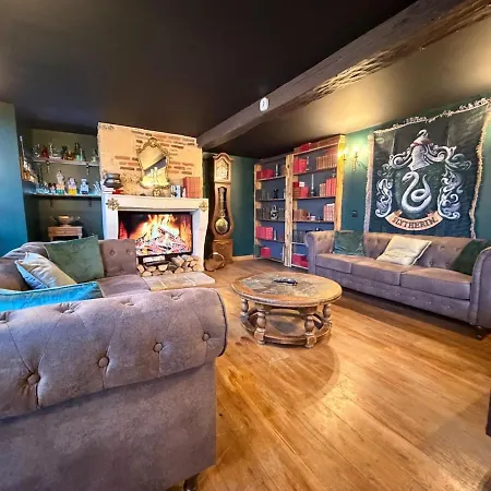 S Harry Potter 2, Immersion Chez Les Sorciers Apartment